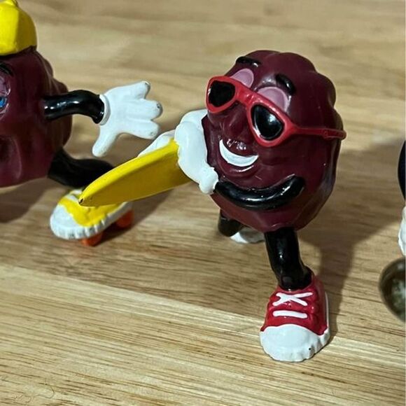 California Raisins Figures 1988 - Lot of 3 – Applause CALRAB – 2.25” to 3” - Picture 5 of 8
